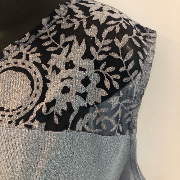 5/$20 LOVELY BLOUSE 12/14 FIT - Picture 7 of 10